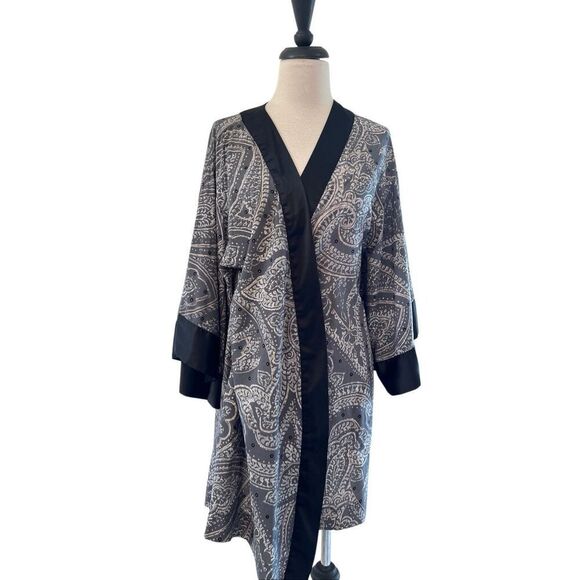 Soma Other - Soma Women's Foiled Chiffon Satin Paisley Short Robe Gray Black Size S/M